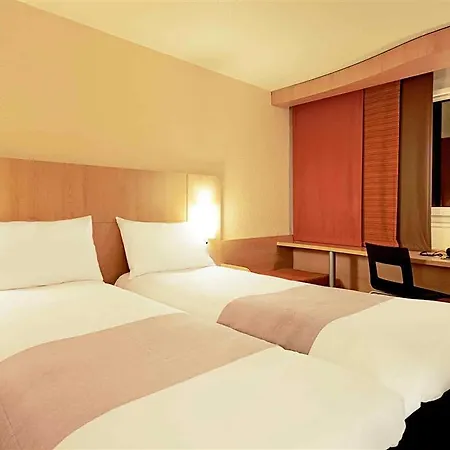 Ibis Centre Hotell 3*