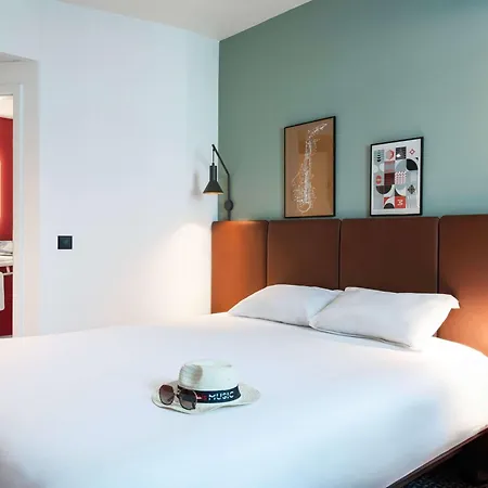 Ibis Centre Hotell 3*