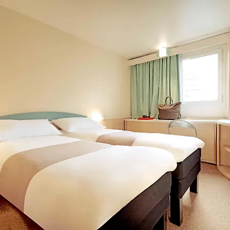Hotel Ibis Centre 3*