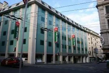 Ibis Centre Hotell 3*